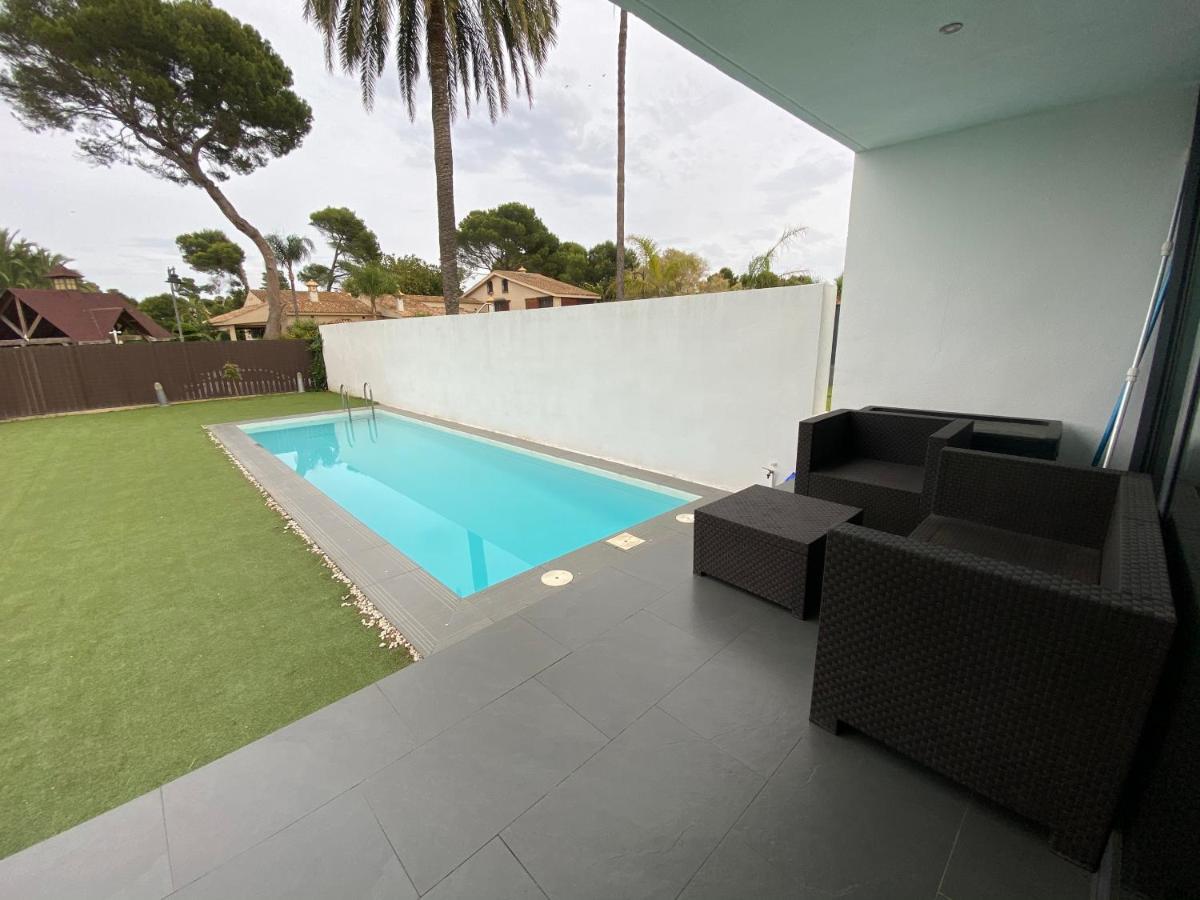 Modern Villa With Private Pool/ 400M To The Beach 格拉德卡斯特利翁 外观 照片