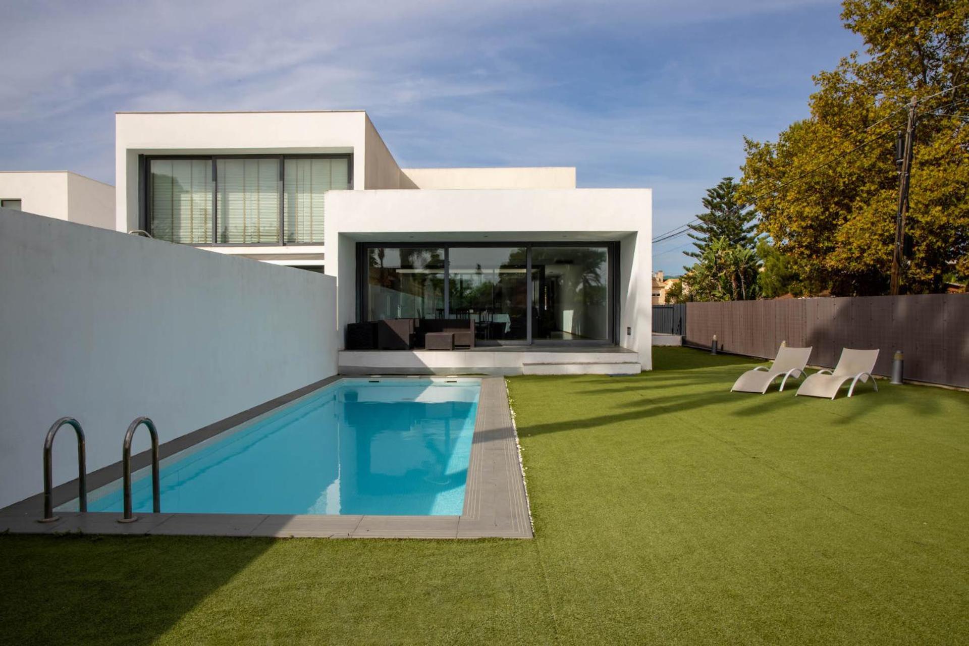 Modern Villa With Private Pool/ 400M To The Beach 格拉德卡斯特利翁 外观 照片
